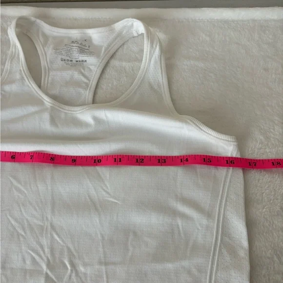 SPANX Racerback Tank White Size M - Picture 8 of 9
